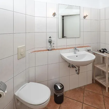 Strandburg, 4 *